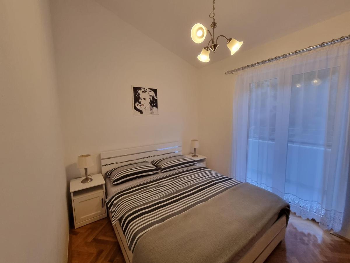 Apartments Villa Sunce Dugi Rat Exteriör bild