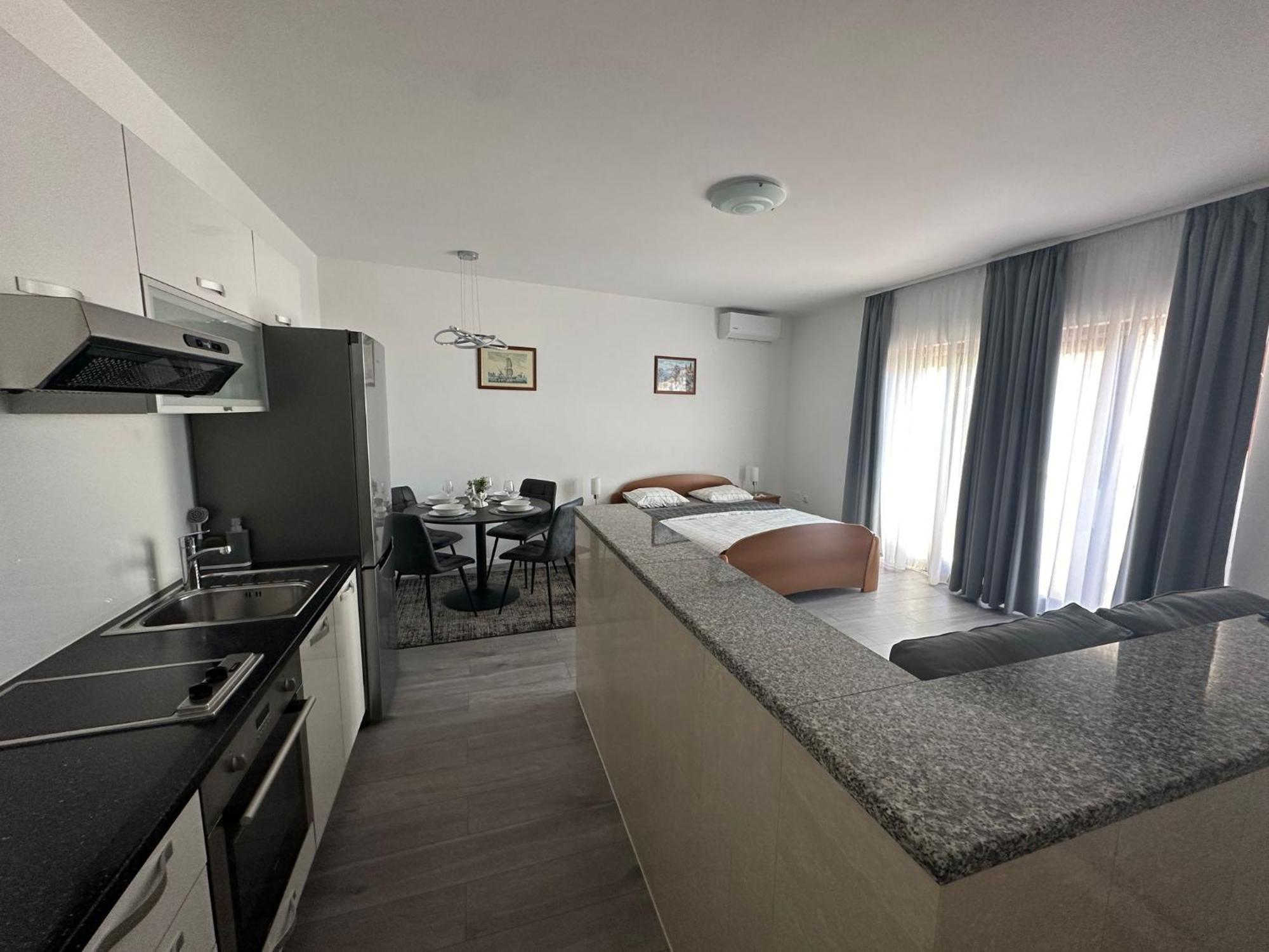 Apartments Villa Sunce Dugi Rat Exteriör bild