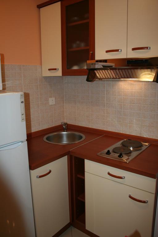 Apartments Villa Sunce Dugi Rat Rum bild