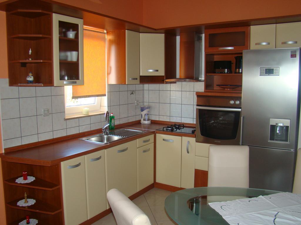 Apartments Villa Sunce Dugi Rat Rum bild