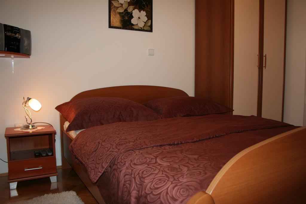 Apartments Villa Sunce Dugi Rat Rum bild